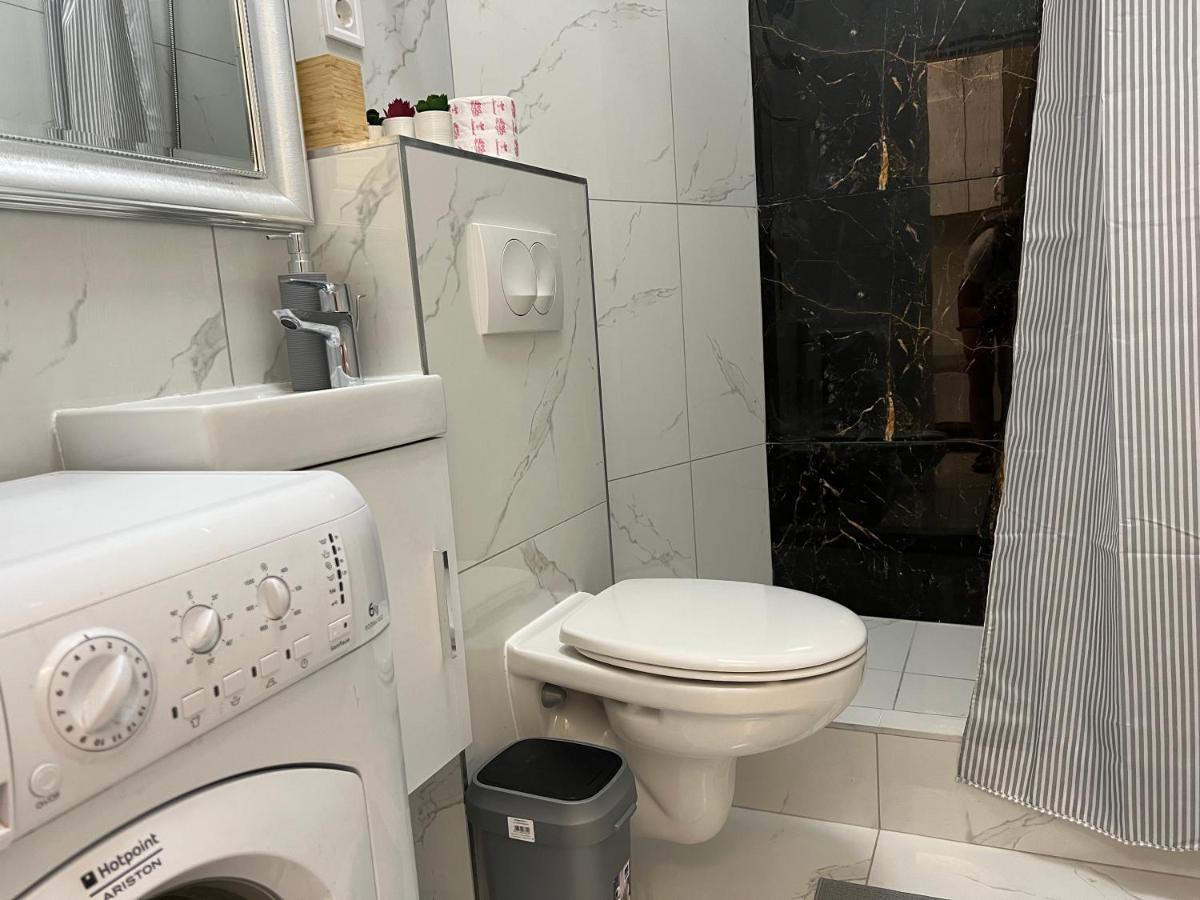 N24 Apartments By Small Home بودابست المظهر الخارجي الصورة